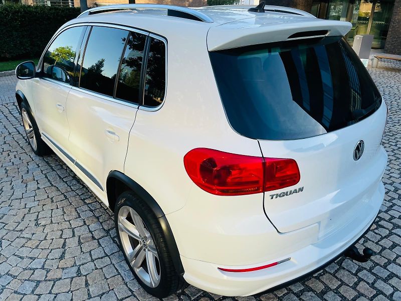 Volkswagen Tiguan 1.4TSI 4x4 MAN SERVISKA TAŽNÉ - fotka 18 z 52