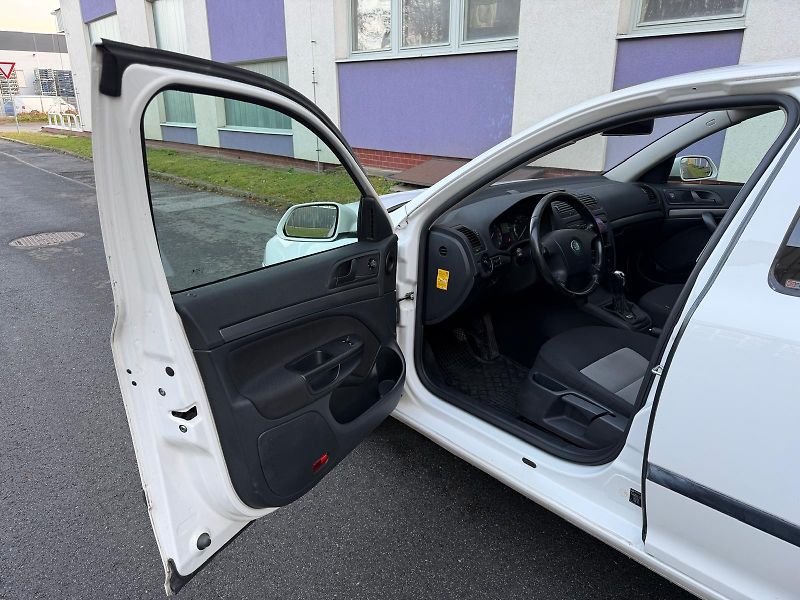 Škoda Octavia II. 1,9 TDI / 2.maj./ ČR /  - fotka 8 z 30