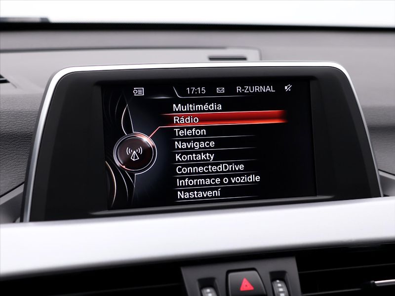 BMW X1 1,5 18i sDrive Advantage - fotka 21 z 32