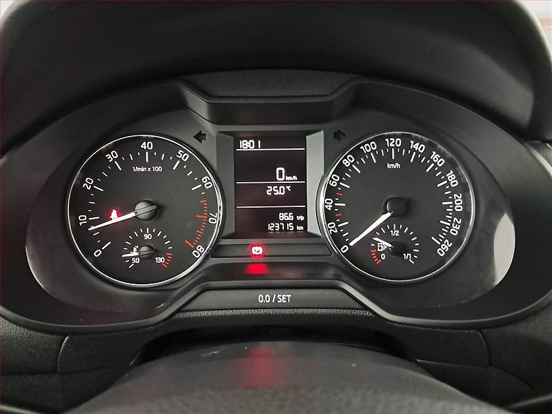 Škoda Octavia (2014) 1.2 TSI, Tempomat - fotka 11 z 14