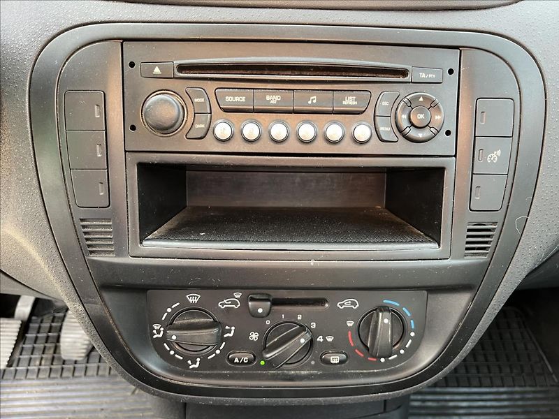 Citroën C3 1,1 i KLIMA STK 5/2028 - fotka 17 z 25
