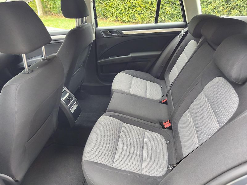 Škoda Superb 2.0 tdi Ambition - fotka 21 z 26