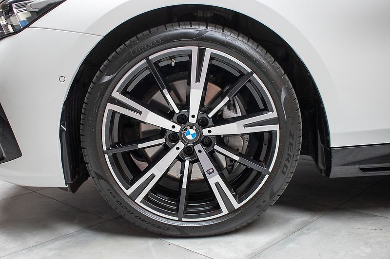 BMW Řada 5 540d xDrive ///M*HK*ČR*ZÁRUKA - fotka 56 z 58