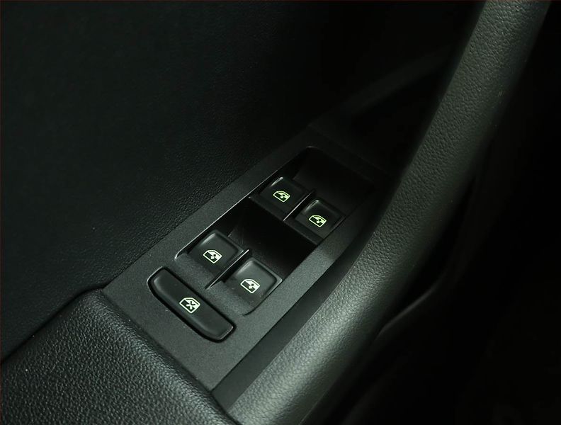 Škoda Octavia (2019) Ambition 1.5 TSI, Serv.kniha - fotka 15 z 15