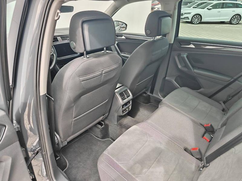 Volkswagen Tiguan Elegance 4Motion 2,0TDI - fotka 7 z 28
