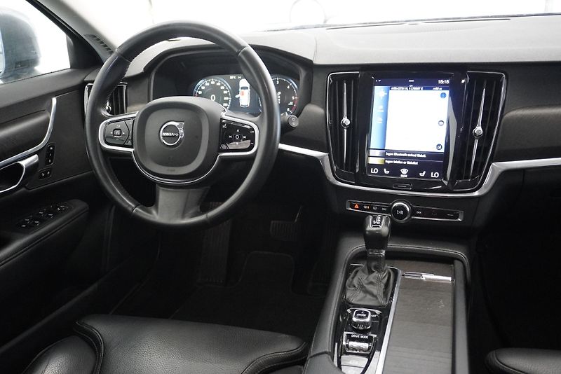 Volvo V60 CROSS COUNTRY  2,0 D4 AWD AUT. - fotka 21 z 29