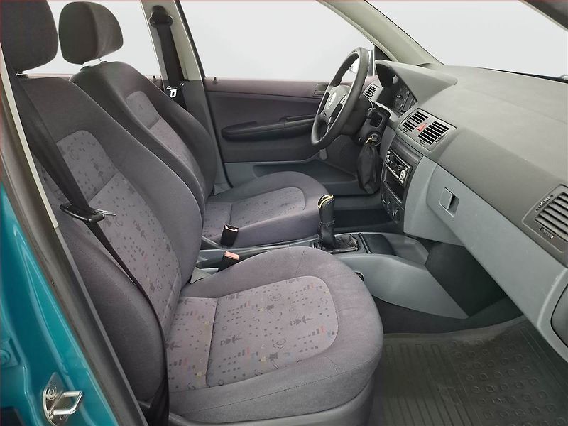 Škoda Fabia (2002) 1.2, nová STK, oblíbený vůz - fotka 9 z 13