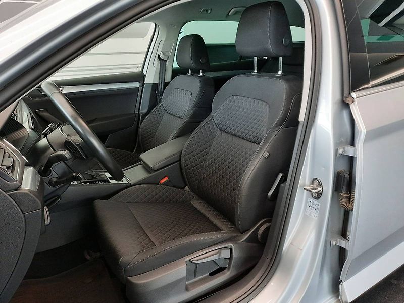 Škoda Superb (2022) Combi 2.0 TDI (110kW/150k) DSG - fotka 7 z 26