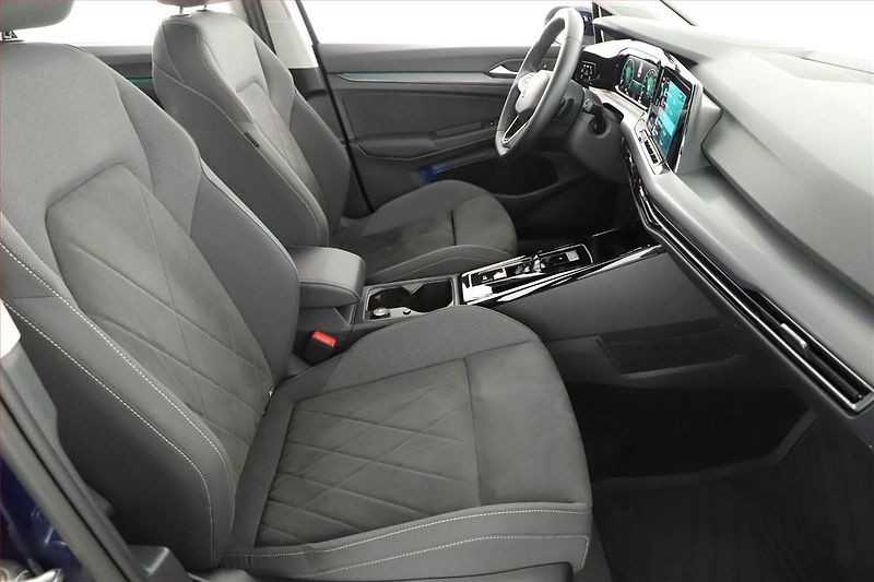 Volkswagen Golf (2023) Style 1.5 TSI - fotka 7 z 20