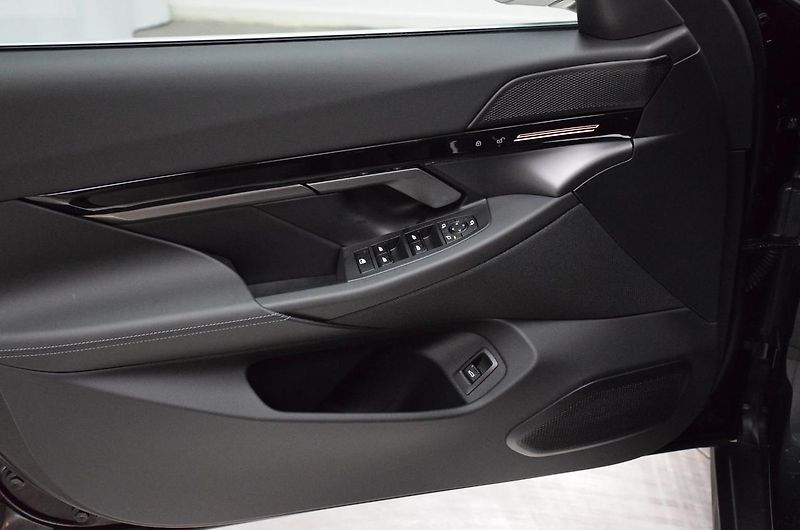 BMW Řada 5 530e xDrive Touring Tažné - fotka 13 z 19