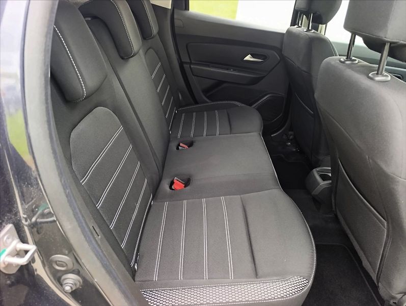 Dacia Duster 1,6 SCe Aut.klima, Kamera,Navi - fotka 24 z 36