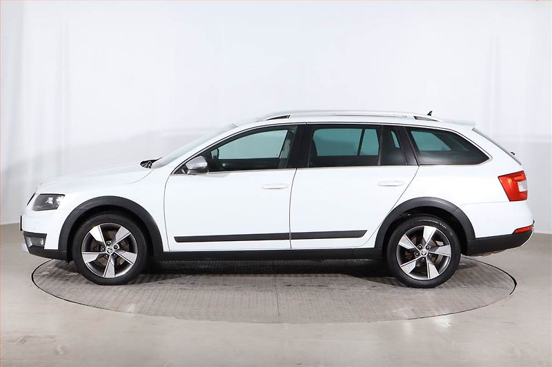 Škoda Octavia (2015) Scout 2.0 TDI, 4X4, Automat - fotka 3 z 20