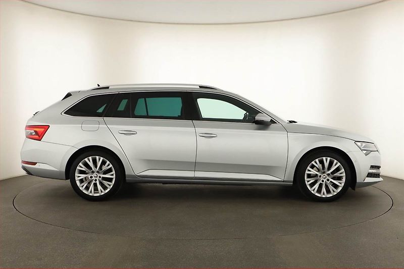 Škoda Superb (2021) Laurin&Klement 2.0 TDI - fotka 6 z 24