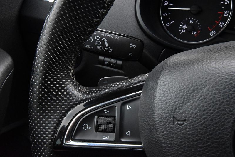 Škoda Octavia 2.0 TDi CR DSG STYLE,NAVI,TEMP - fotka 14 z 50