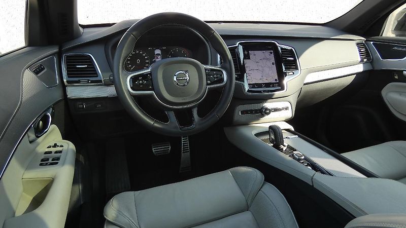 Volvo XC90 B6 AWD R-Design Auto 7 míst - fotka 5 z 26