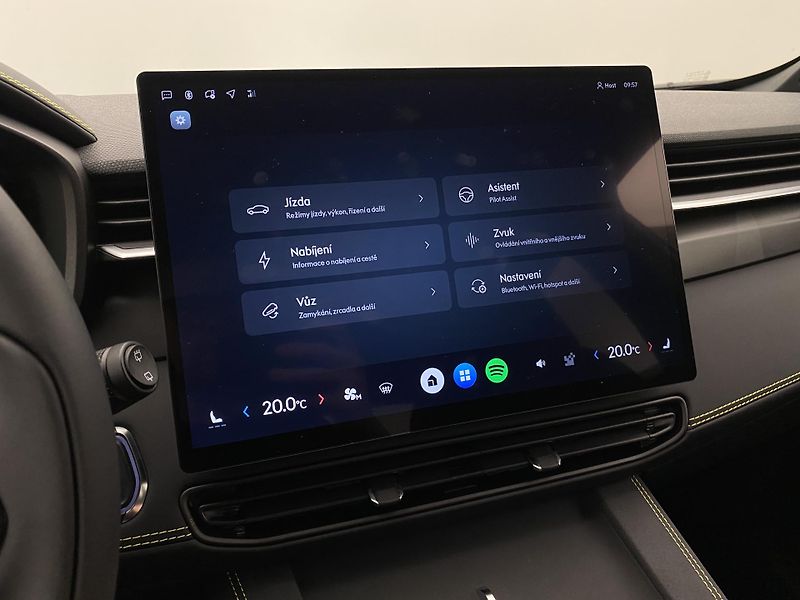 Lynk & Co 01 (2025) CORE PHEV AUT CZ 1.maj - fotka 55 z 95