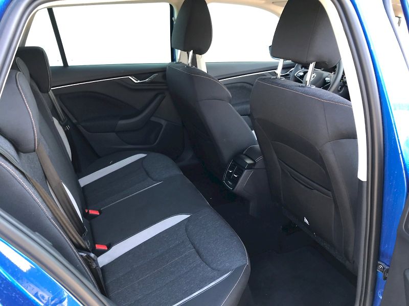 Škoda Kamiq (2024) Selection TSI 110/1.5 A7F - fotka 14 z 25