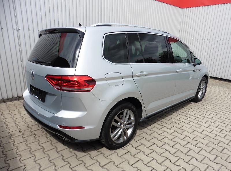 Volkswagen Touran 1,4 TSI R-Line, Navi, 7.míst.. - fotka 3 z 23