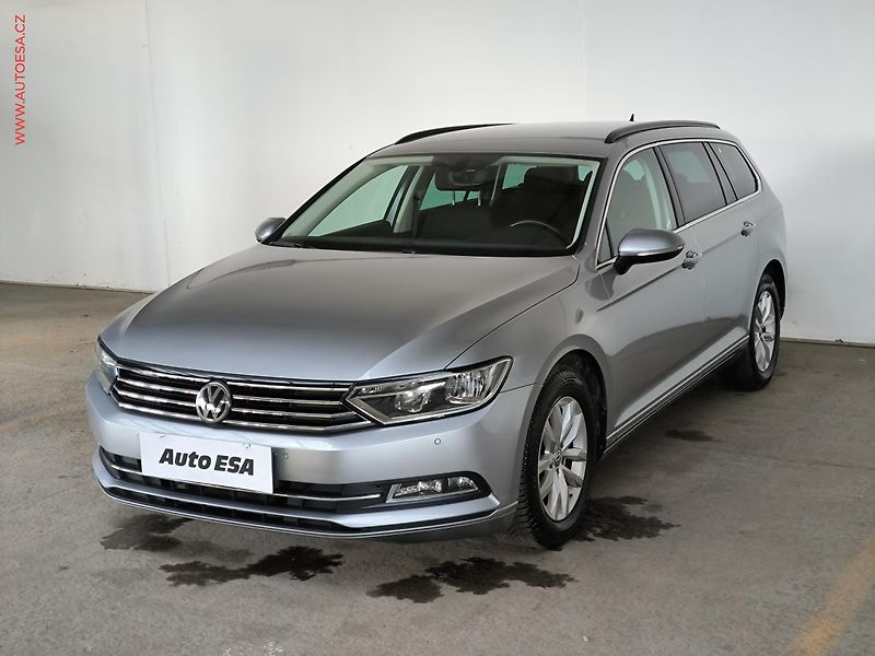 Volkswagen Passat (2019) 1.5 TSi, Comfortline, navi - fotka 3 z 17