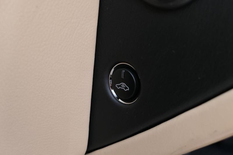 Aston Martin DB9 6,0i top stav - fotka 24 z 24