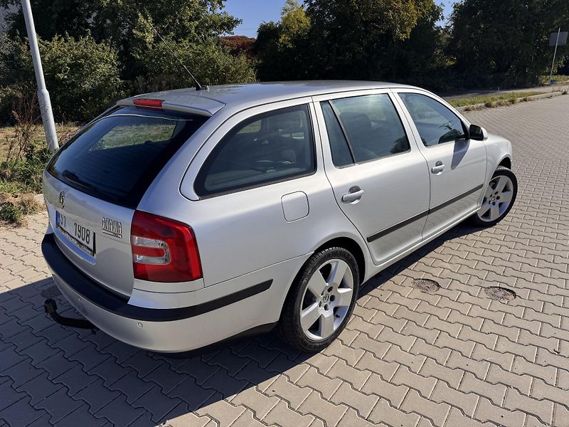 Škoda Octavia (2008) 2.0TDI 103Kw Ambition- 2x SADA - fotka 3 z 17