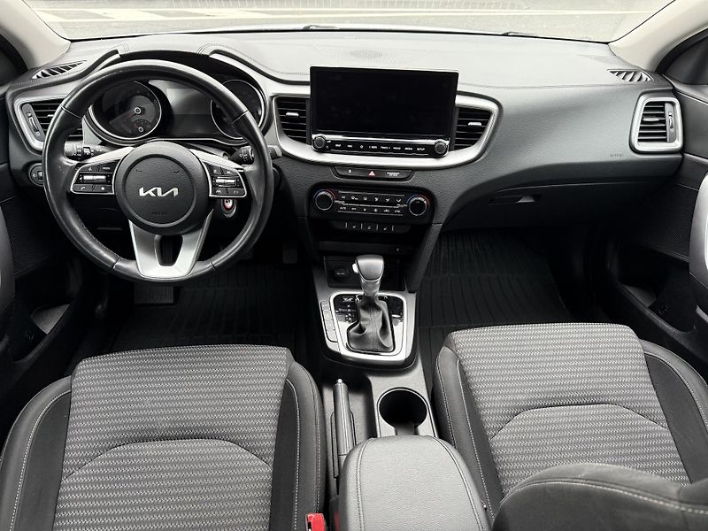Kia Ceed SW (2021) TOP 1.5 T-GDI 7DCT 118 KW   - fotka 14 z 17