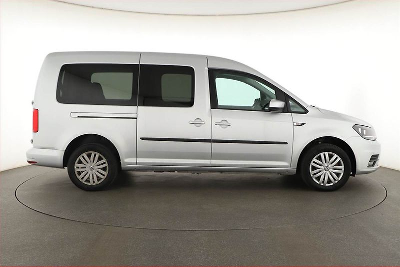 Volkswagen Caddy (2018) Maxi 2.0 TDI, 7Míst, ČR, 1Maj - fotka 6 z 14
