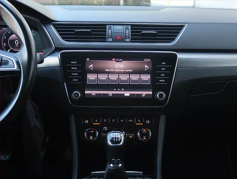 Škoda Superb (2019) Style 2.0 TDI, Serv.kniha - fotka 12 z 26
