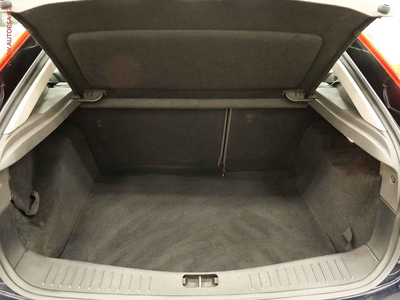 Ford Focus (2007) 1.6i, 2.maj, AC, TZ, temp - fotka 7 z 18