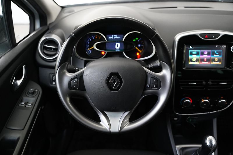 Renault Clio - fotka 16 z 22