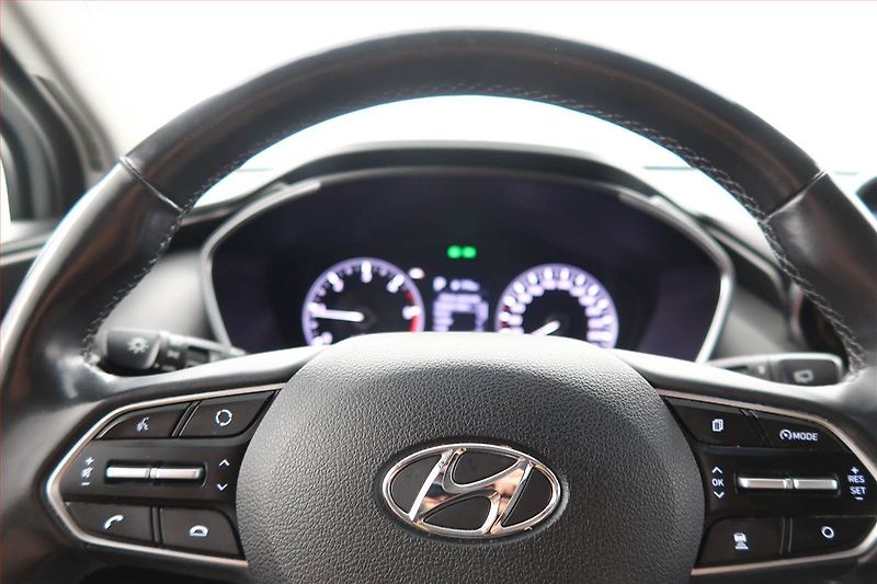 Hyundai Santa Fe (2019) 2.0 CRDi - fotka 17 z 21