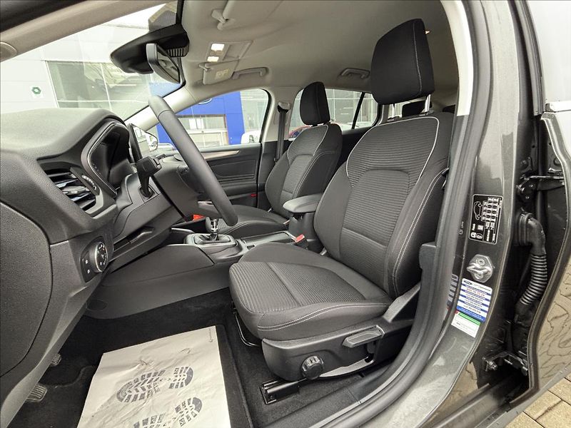 Ford Focus 1,5 EcoBlue 88kW Titanium - fotka 19 z 30
