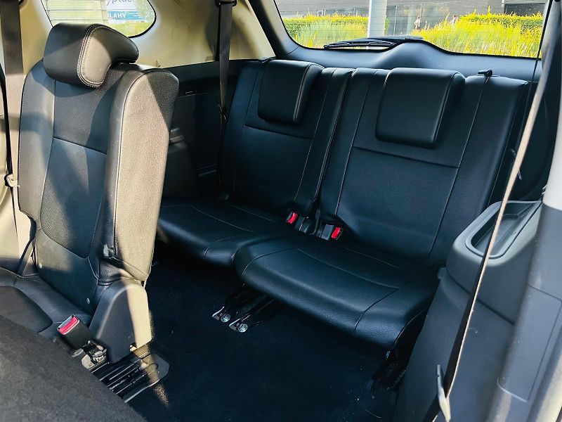 Mitsubishi Outlander 2.2D 4x4 7MÍST KAMERA SERVISKA - fotka 34 z 50