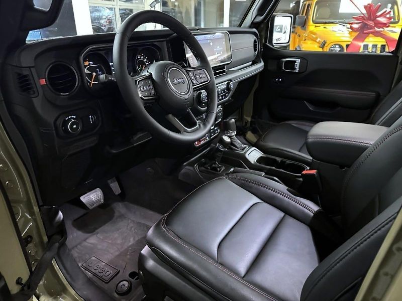 Jeep Wrangler (2026) Unlimited 3,6 V6 290k AT8 Rubi - fotka 11 z 24