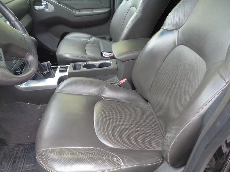 Nissan Navara 2,5 DCI - fotka 13 z 14