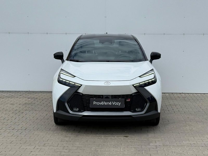 Toyota C-HR 2,0 HEV e-CVT GR Sport - fotka 4 z 30