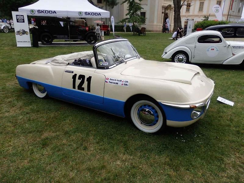 Škoda 440 Karosa.