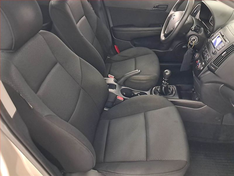 Hyundai i30 (2007) 1.4 CVVT, ČR,1.maj, po STK - fotka 9 z 18