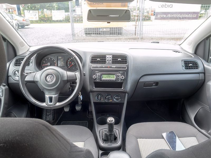 Volkswagen Polo (2009) 1.2HTP KLIMA – ROZVODY - fotka 11 z 40
