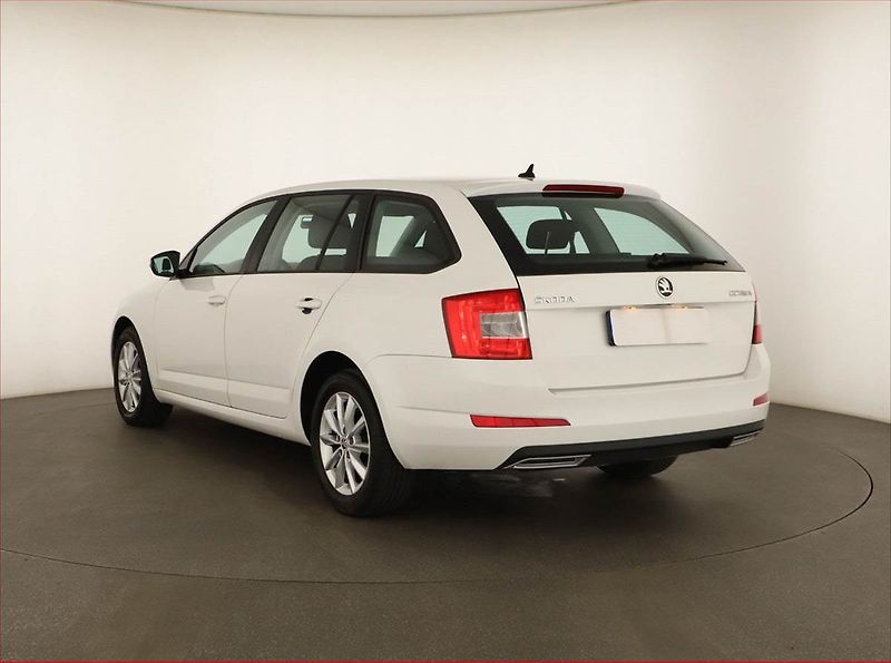 Škoda Octavia (2015) 1.6 TDI, Navi, Tempomat - fotka 4 z 15