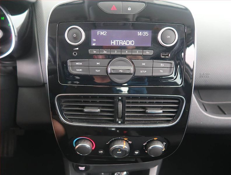 Renault Clio (2016) 1.2 16V, Tempomat - fotka 12 z 14