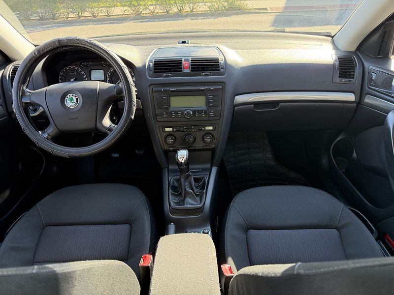 Škoda Octavia II 1.6 FSI ALU ROZVODY PEKNA - fotka 9 z 11
