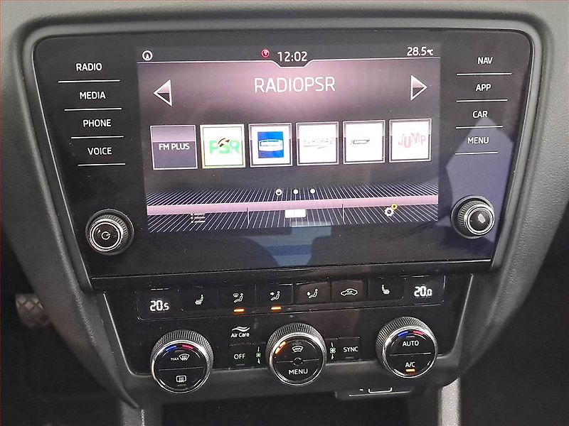 Škoda Octavia (2018) Style 1.5 TSI, Navi, Tempomat - fotka 12 z 16