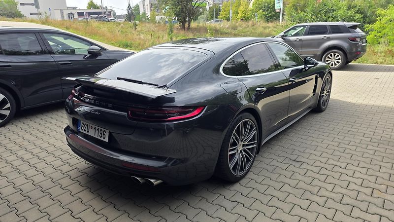 Porsche Panamera (2018) TURBO TOP STAV - fotka 7 z 12