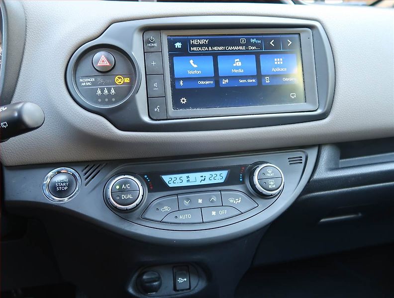 Toyota Yaris (2020) 1.5 Dual VVT-i, Serv.kniha - fotka 12 z 19