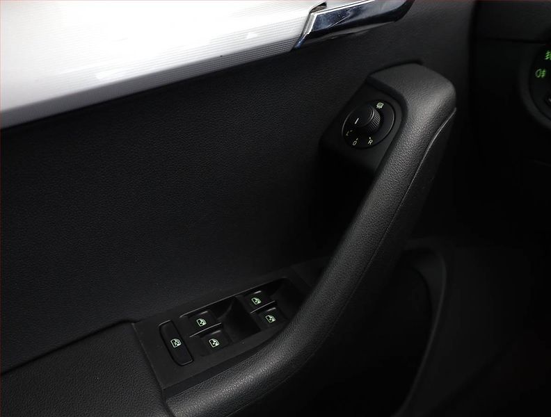Škoda Octavia (2016) Ambition 1.6 TDI, Automat - fotka 15 z 17