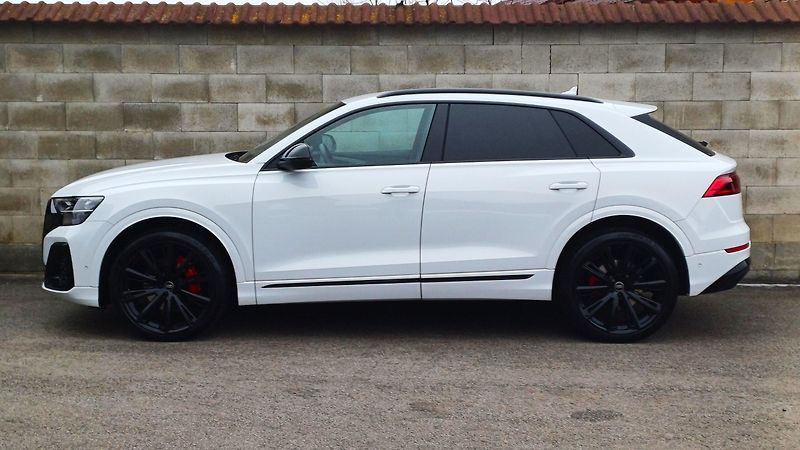 Audi Q8 S-LINE 210kW-WEBASTO-ČR-DPH- - fotka 8 z 25