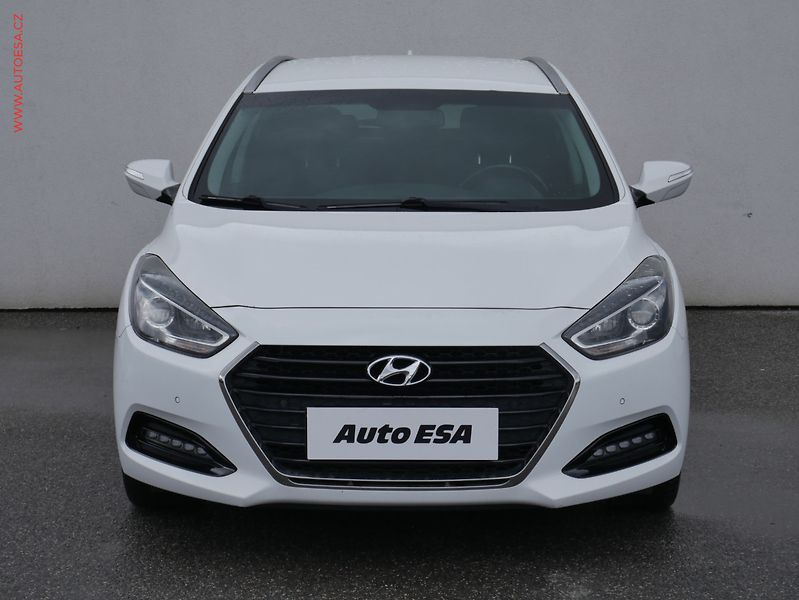 Hyundai i40 (2015) 1.7CRDi, ČR, autoAC - fotka 2 z 23