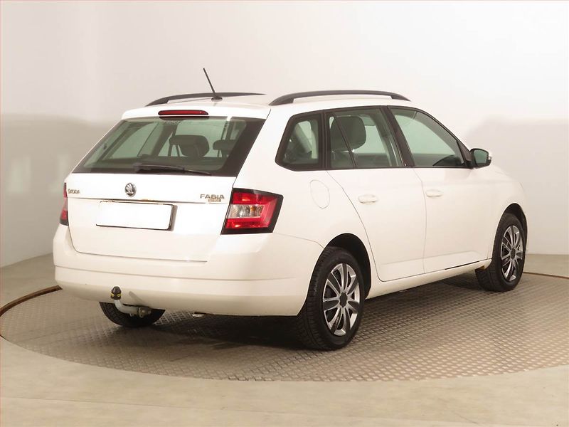 Škoda Fabia (2015) Ambition 1.4 TDI, Serv.kniha - fotka 5 z 14