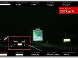 Luxusní BMW se řítilo dálnicí rychlostí 237 kilometrů v hodině.